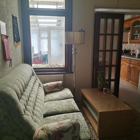 Double Room Available- London Seven Kings Seven Kings Train Station 일포드 외부 사진